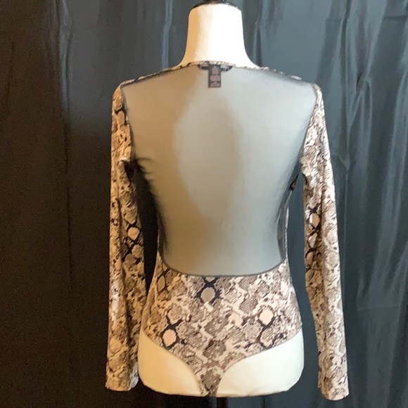 *SOLD* Victoria Secret like new Lepard bodysuit - Picture 3 of 4